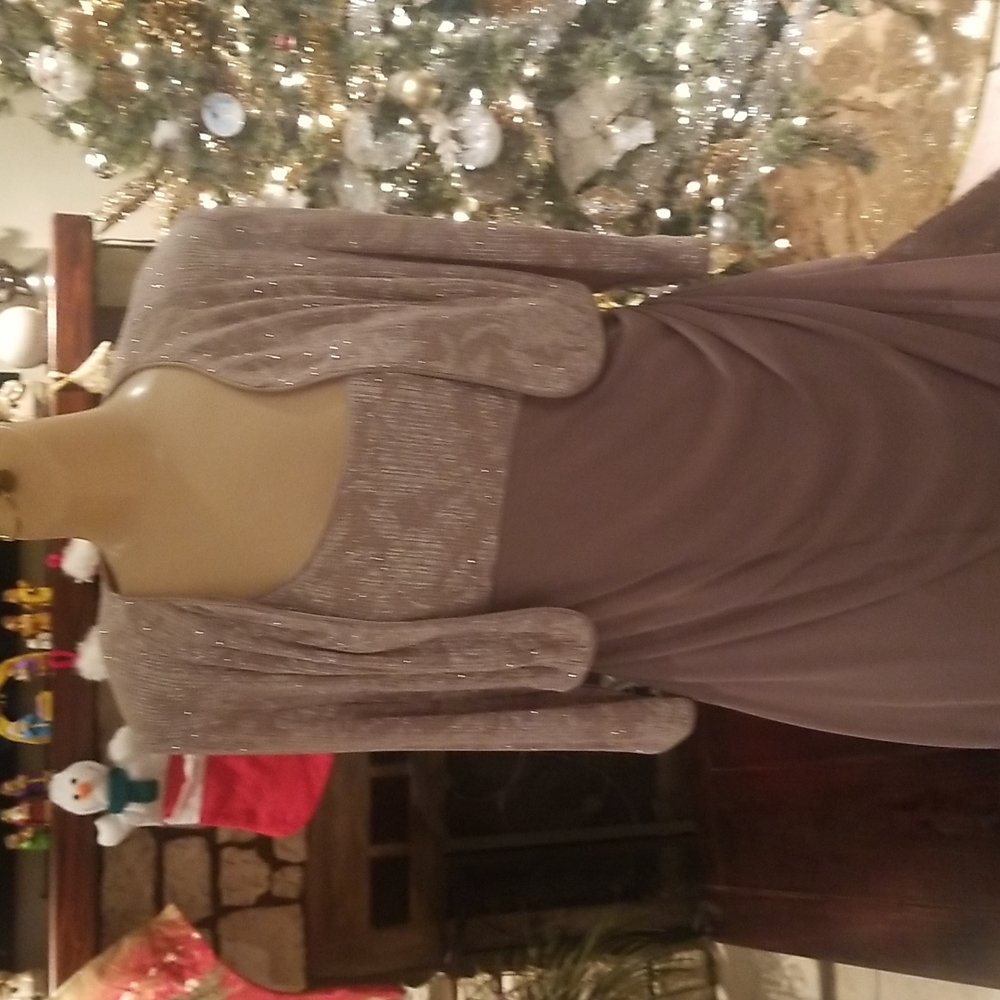 New whit tag Beautiful Dress